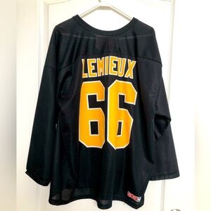 Center Ice, CCM Pittsburgh Penguins Mario Lemieux Hockey jersey